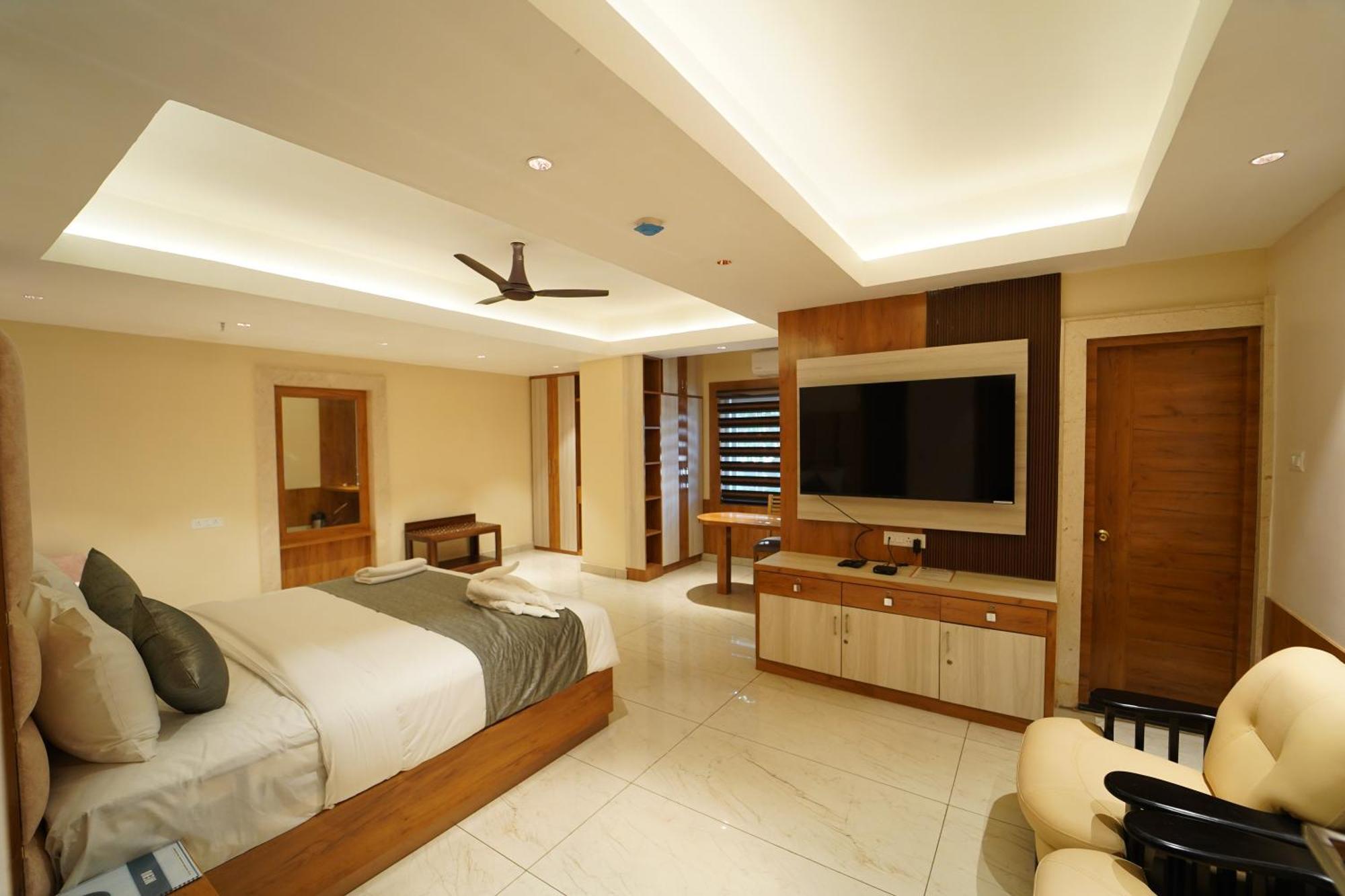 Ananta Sayana Resort *